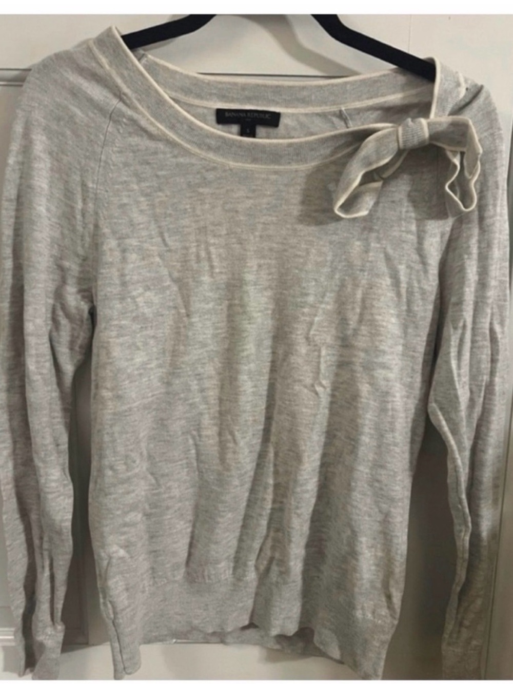 Banana Republic Factory Gray Bow Shoulder Sweater Small Petite SP Crew Neck